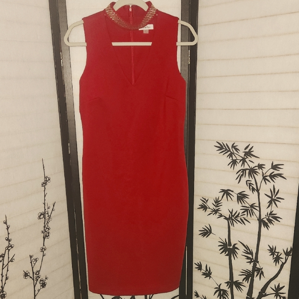 Elegant Red Sleeveless Calvin Klein Dress with Choker Neckline